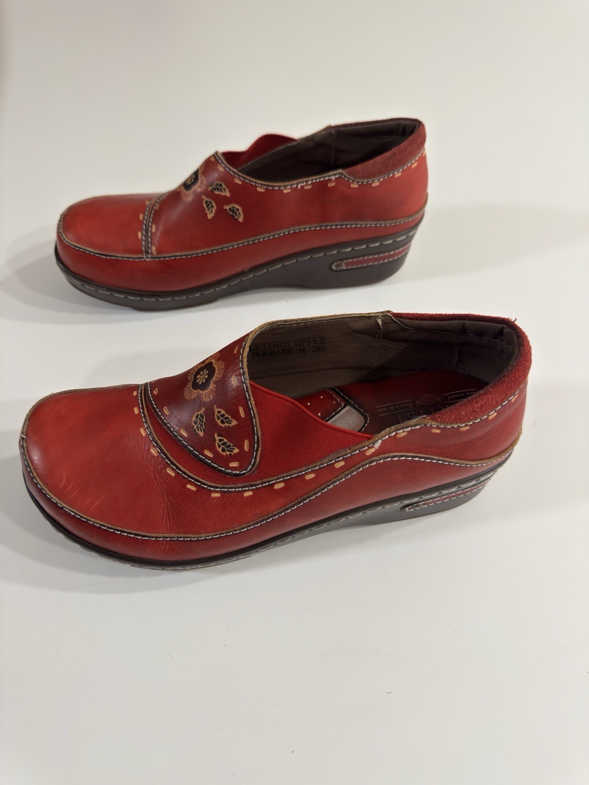 Spring Step L’Artiste Burbank Clogs Red Embossed Leather Women’s Sz 38