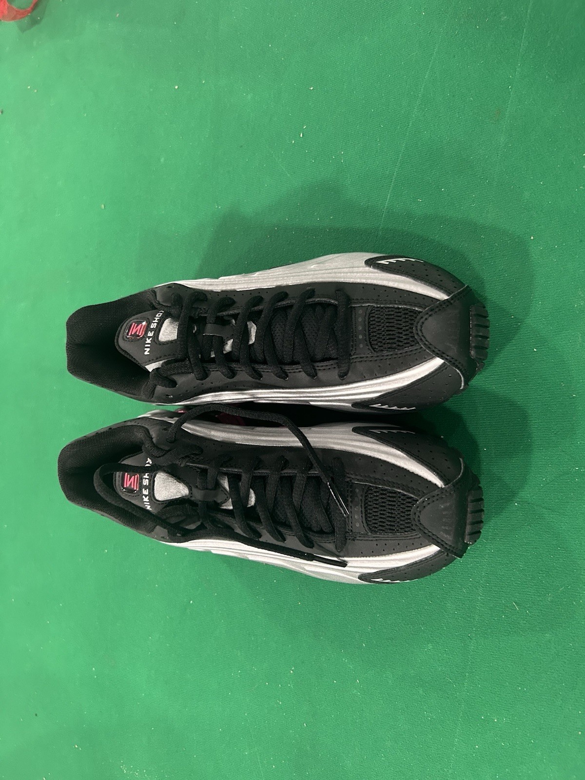 Nike Shox Women’s Low Top Lace-Up Sneakers Black/Silver/Pink Logo Colorblock