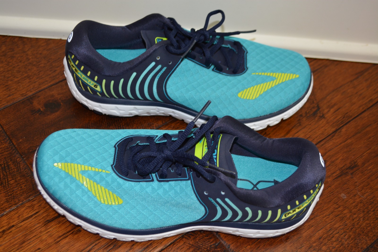 Brooks Women’s Pure Flow 6 Athletic Runners Teal and Blue, Sz 10.5 B, Ex.+ Cond.