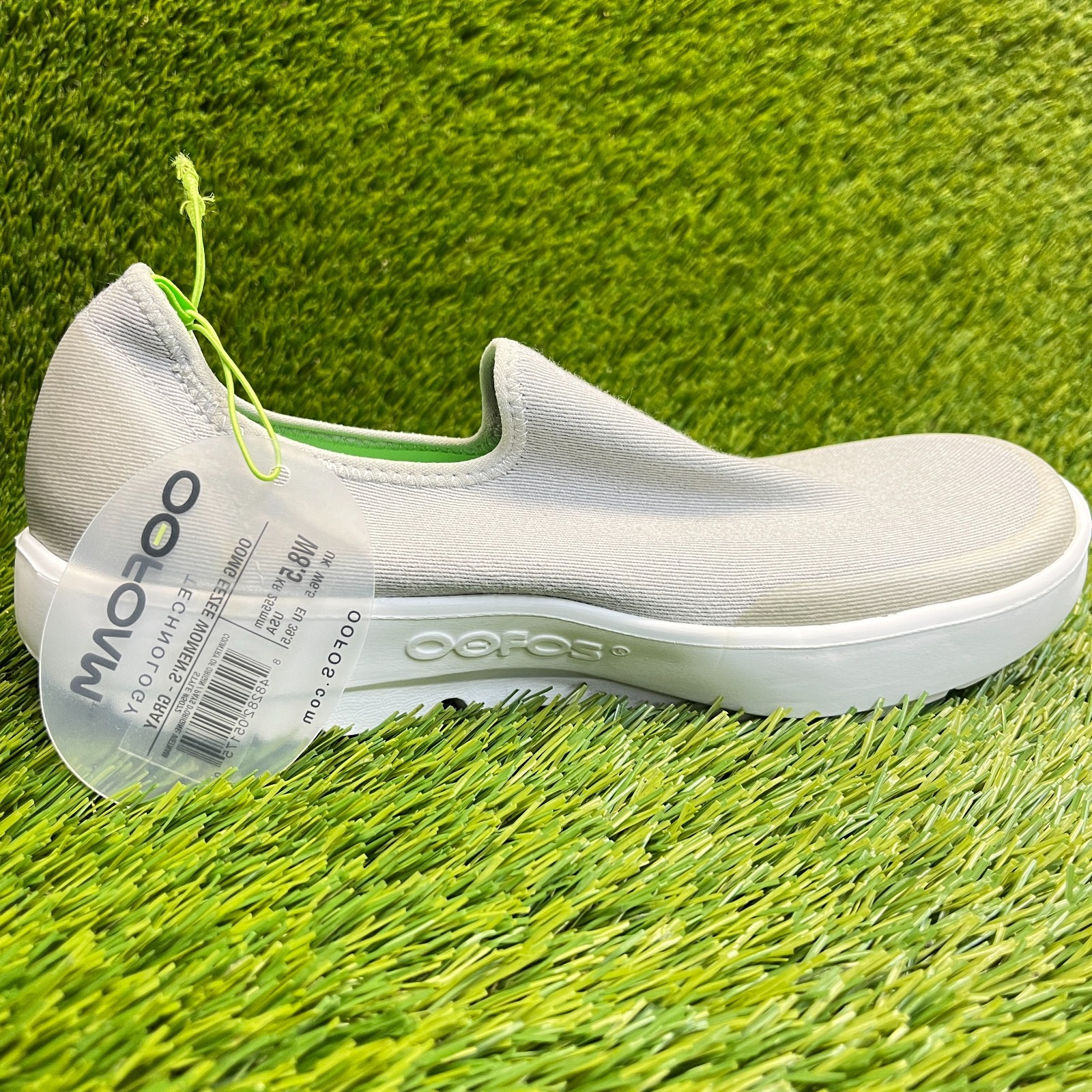 OOFOS OOmg eeZee Low Womens Size 8.5 Gray Casual Walking Slip On Recovery Shoes