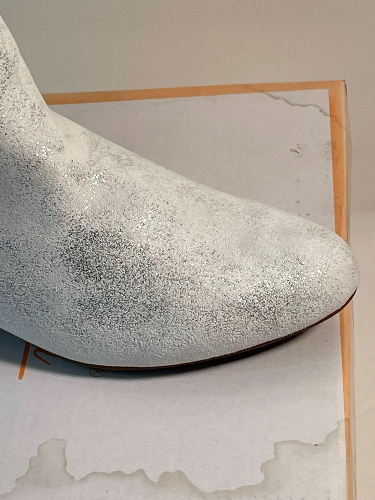 Dunion Woman’s Silver Shimmer/ Pearl Size 6.5M Ankle Bootie Wedding Boots