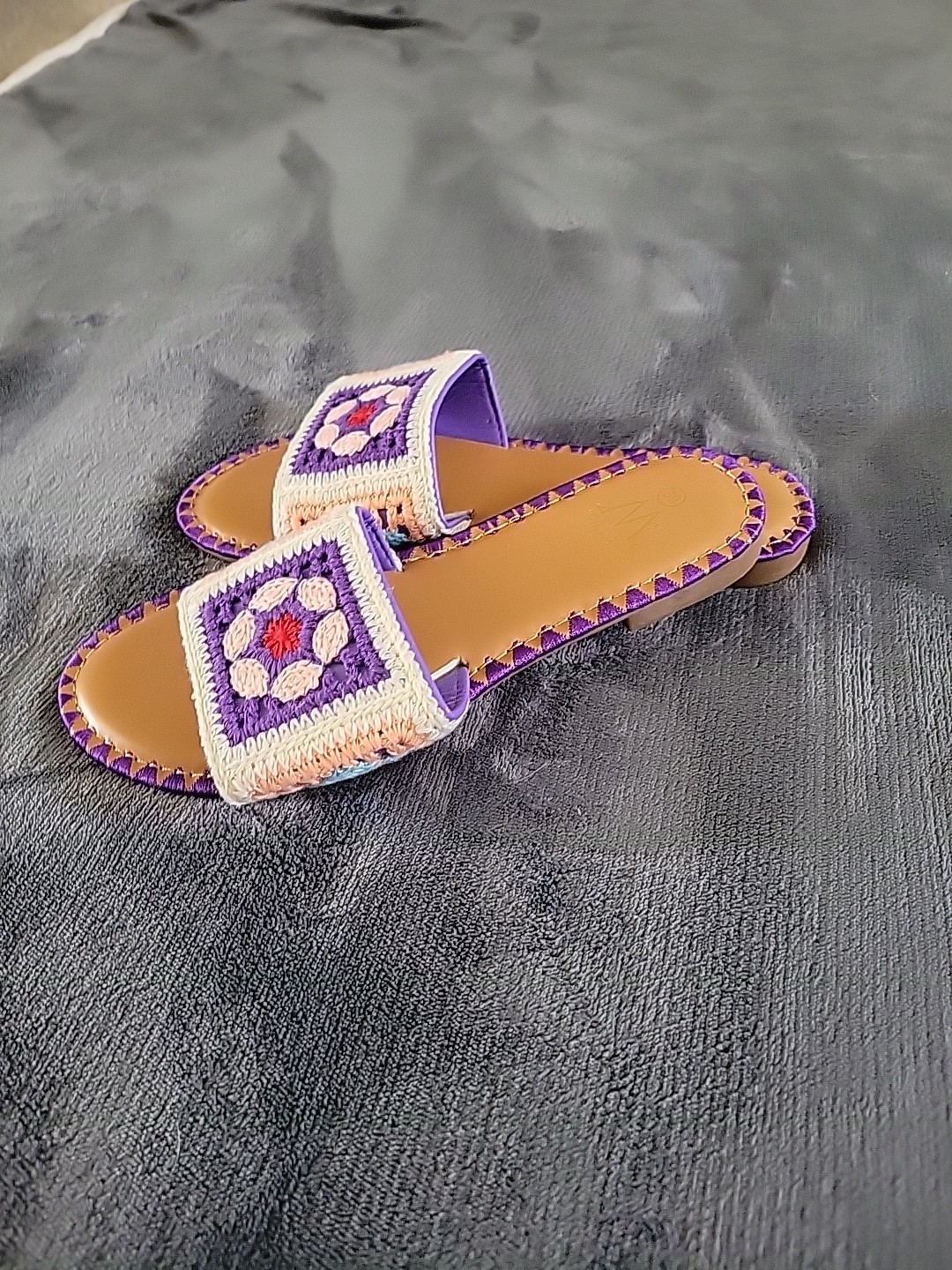 Cink Me Size SZ 8/39 Granny Square Fashion Slides Brown