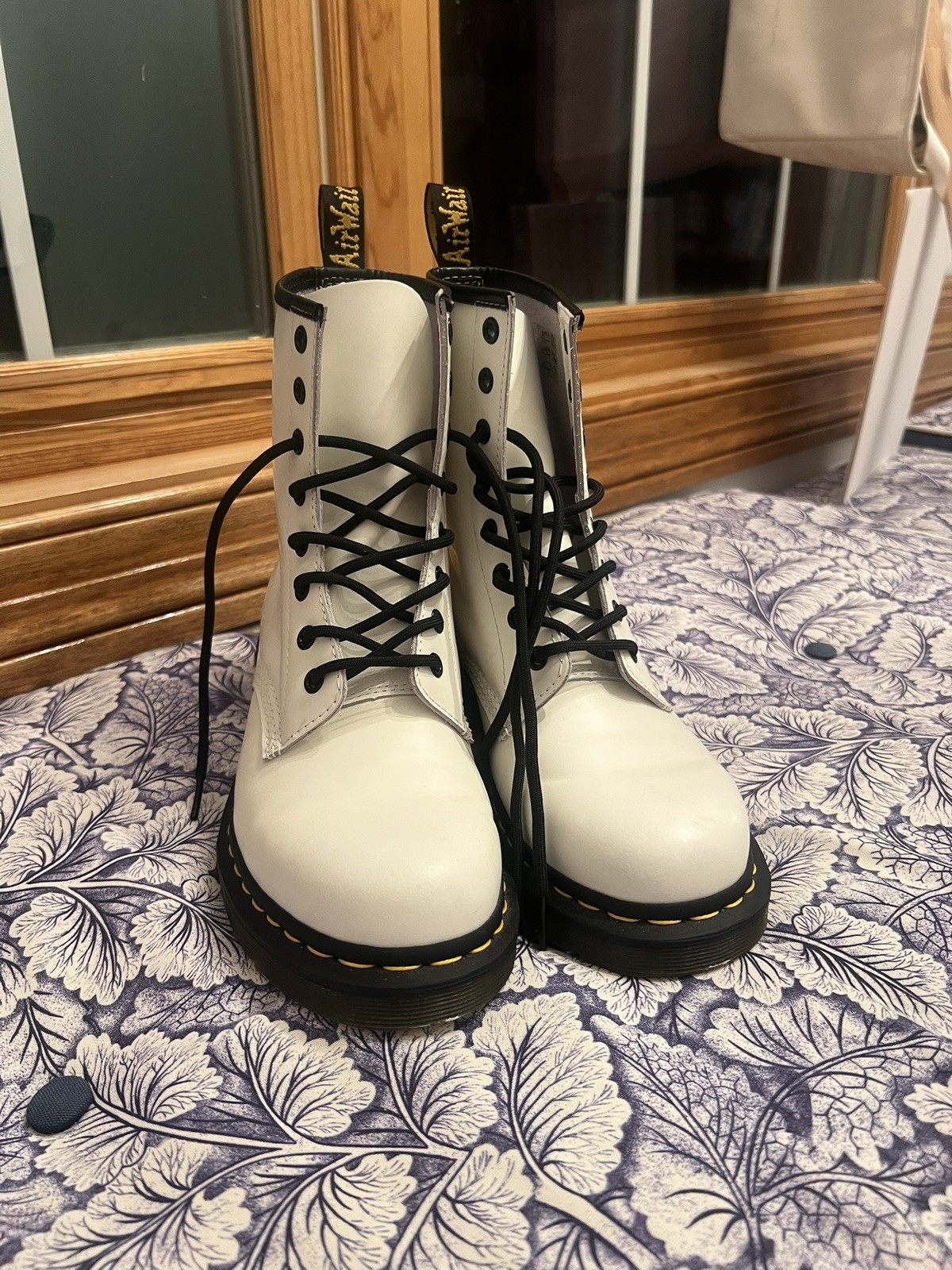 DR. MARTENS white standard fit (Wmn Sz 8) DOC shoes #FASHION