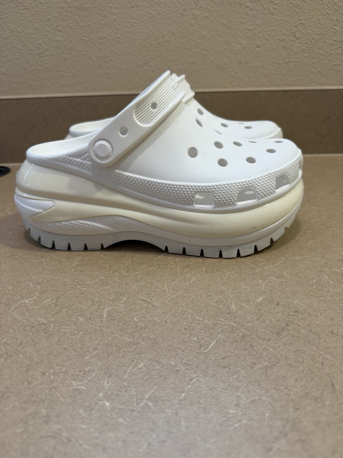 Crocs Mega Crush 207988 White Chunky Platform Clogs Sandals Womens 7 Mens 5