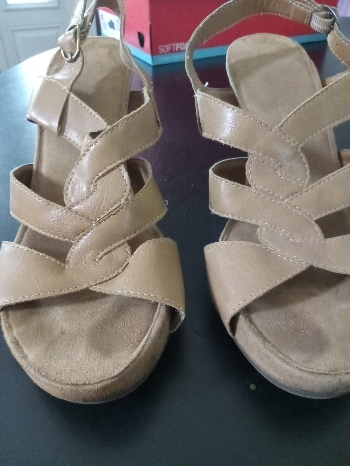 Aerosols Size 6.5 Women’s