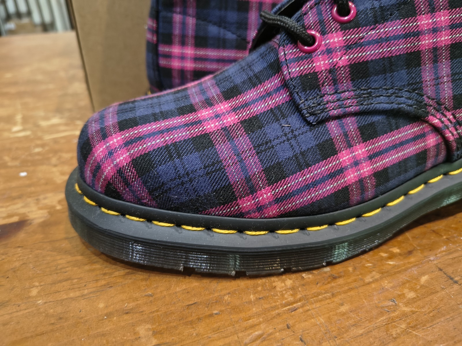 Dr. Martens 1460 Women’s Pink/Black Tartan Canvas Combat Ankle Boots US 9