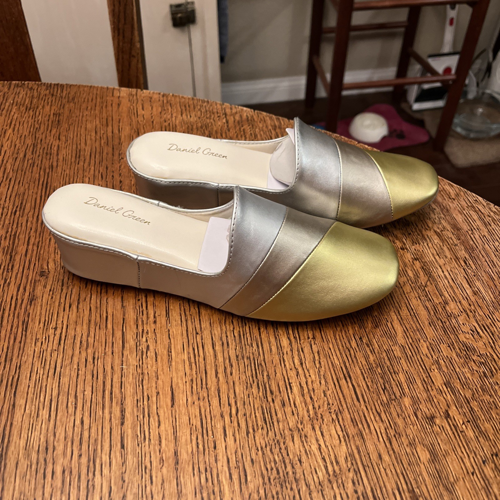 Daniel Green Size 7.5 Denise Scuff Silver and Gold Metallic Slippers Round Toe
