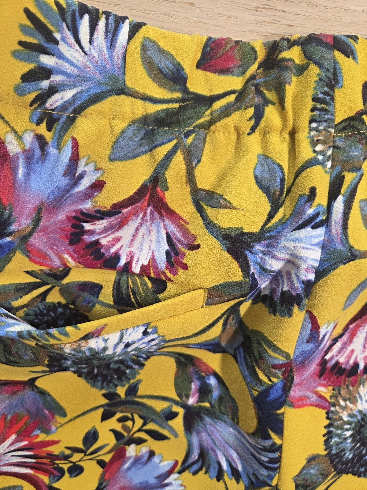 J.Crew Easy Pant Size 00 Yellow Floral Print Straight Leg Made in Philippines
