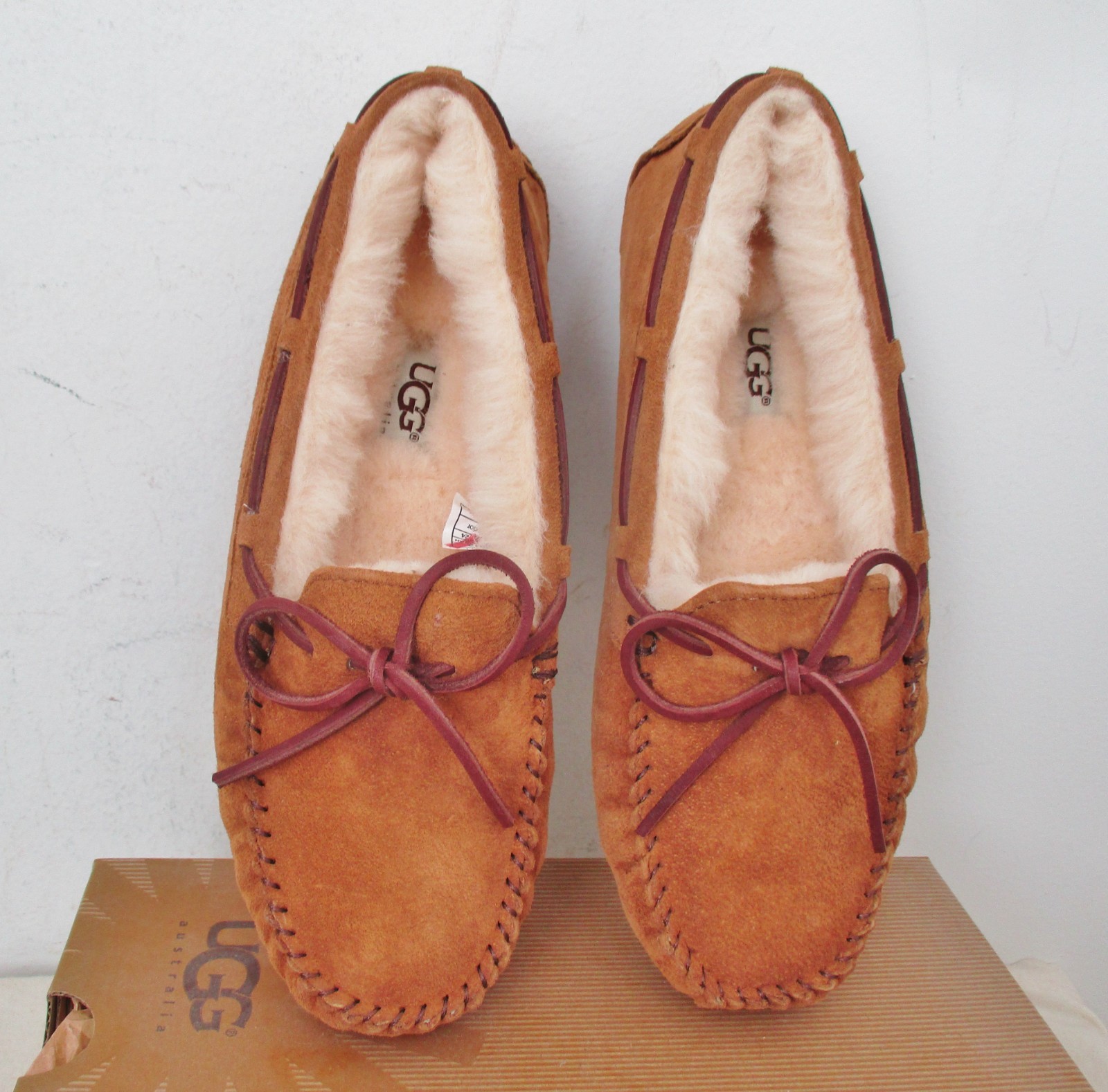 UGG Australia Women’s DAKOTA Slippers Shoes 11US CHESTNUT Suede NWB $100 MSRP