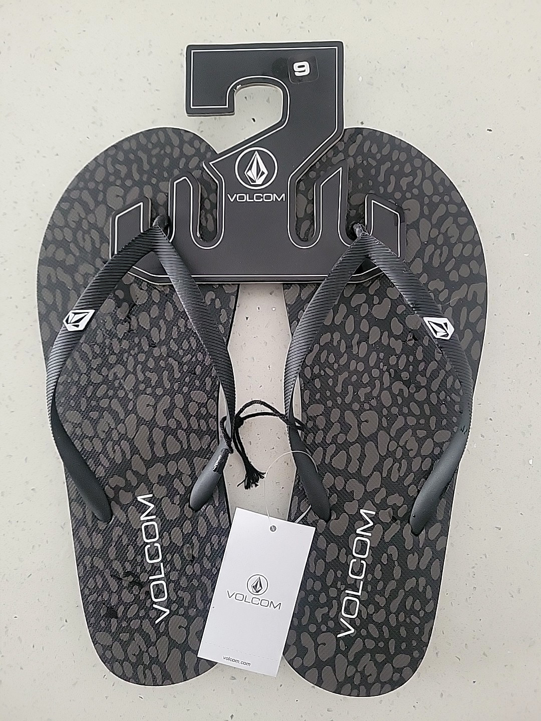 New Women’s Volcom Rocking Solid 2 Sandals Flip Flops Size 9