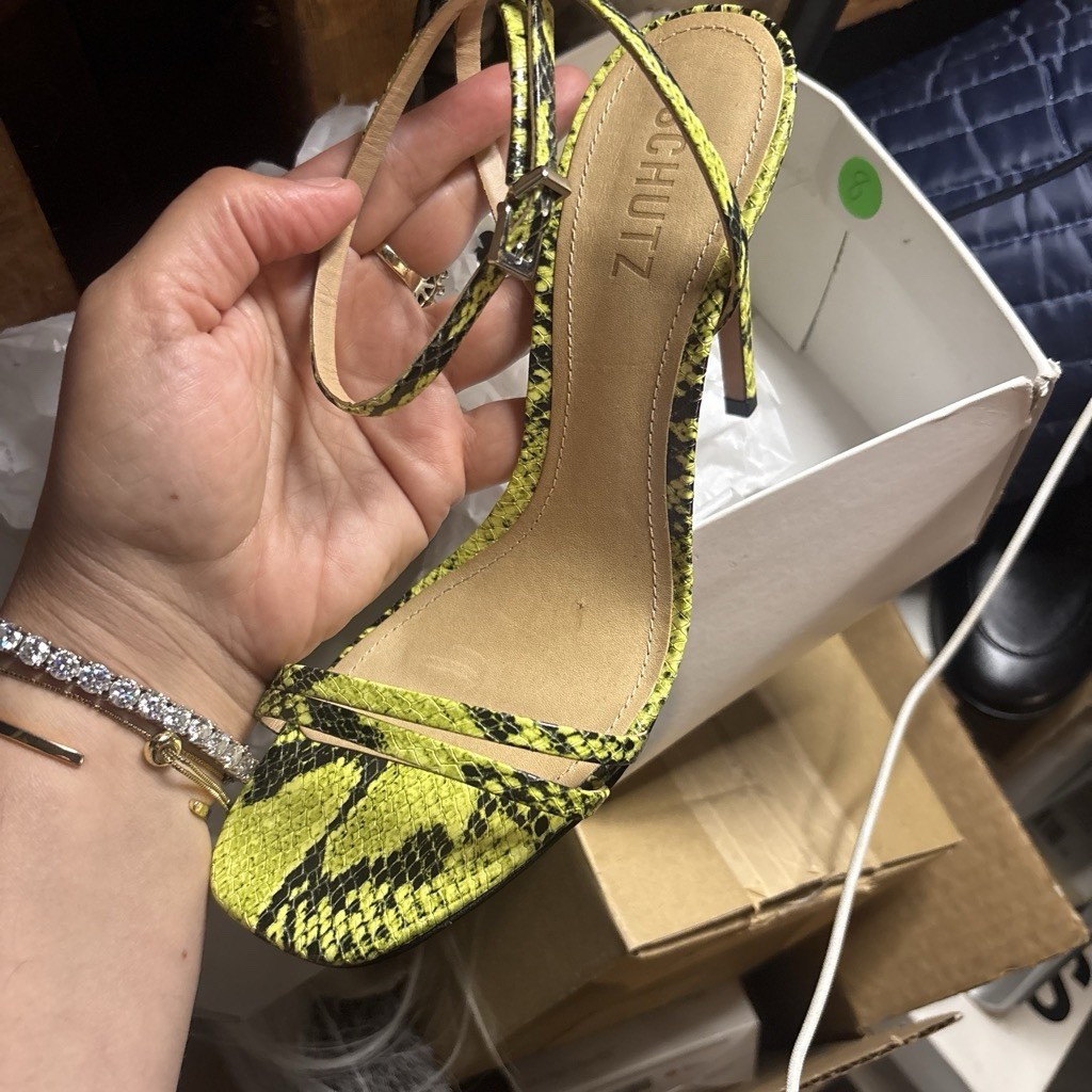 BRAND NEW $195 SCHUTZ VALENCIA NEON YELLOW SNAKE EMBOSSED WOMEN OPEN TOE SANDAL