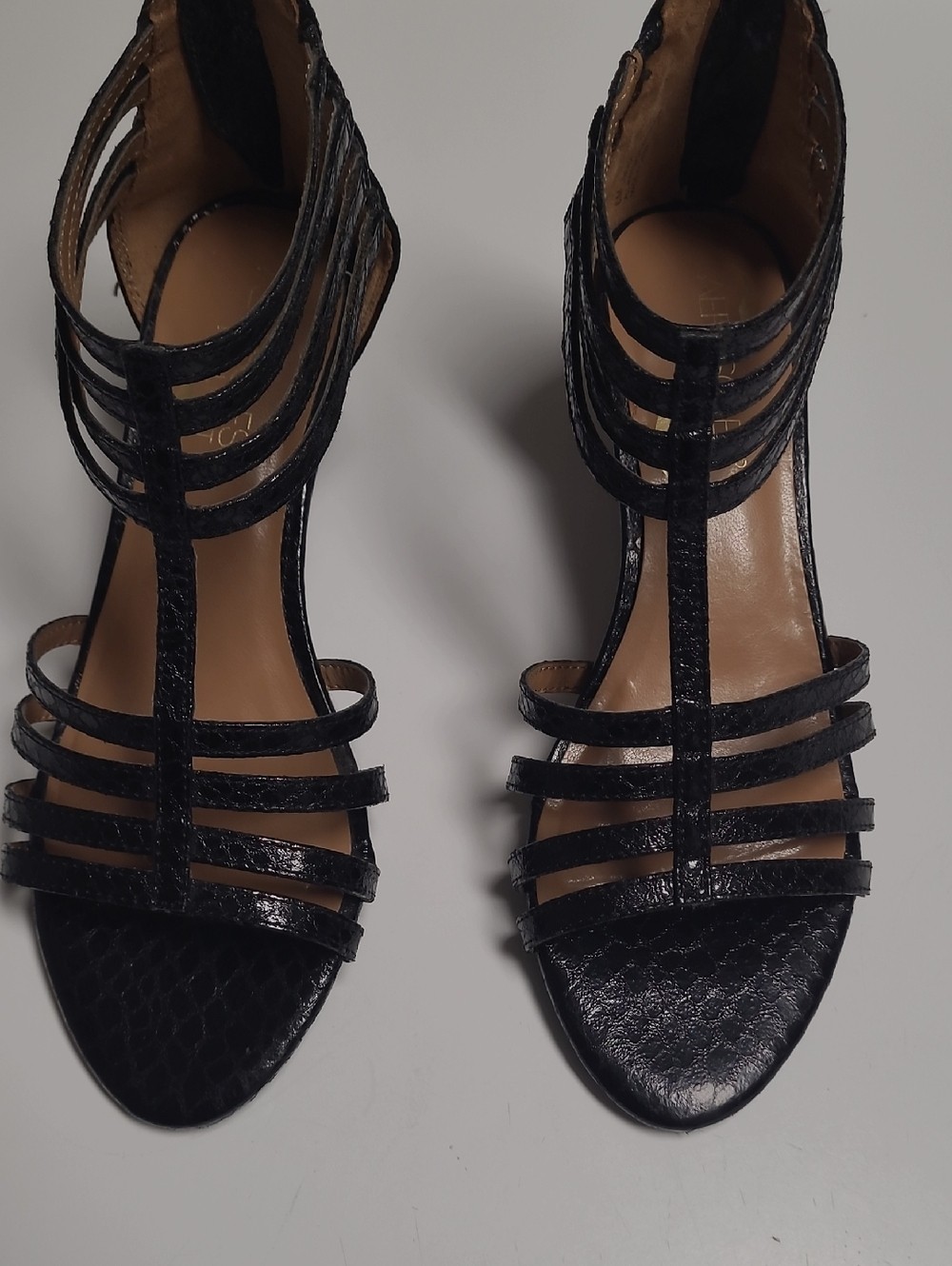 Aerosoles Black Snakeskin-Texture Strappy Cage Sandals – Size 6
