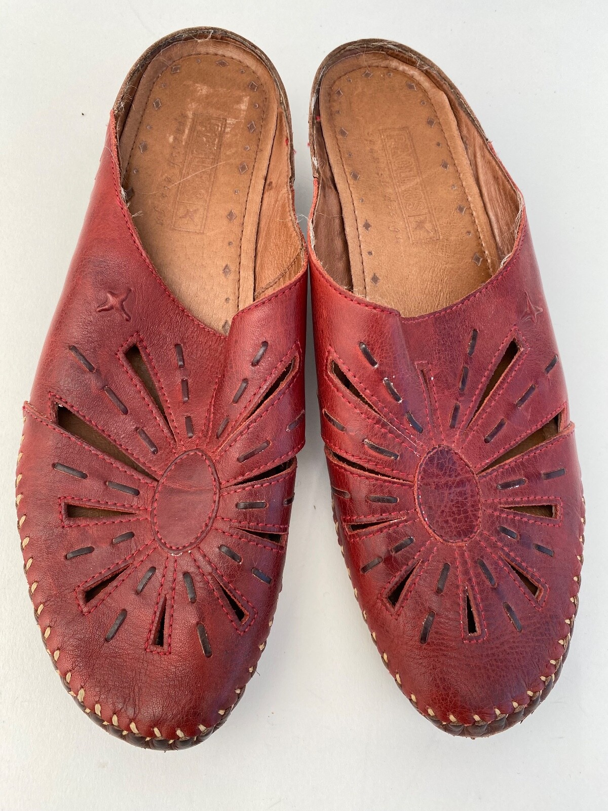 Pikolinos Slip On Mules Red Leather Starburst Cut Outs 1″ Cuban Heel 38 Eu 7.5-8