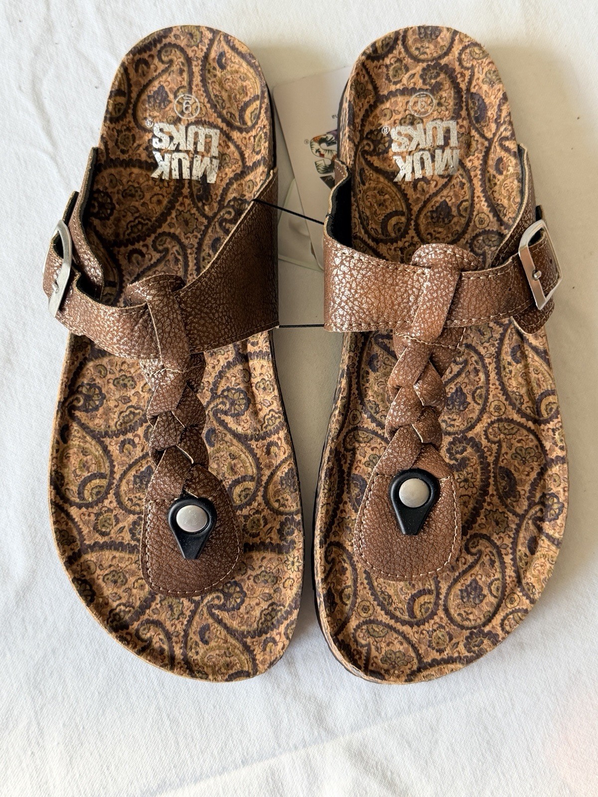 The Original Muk Luks Marsha Thong Sandals Bronze Memory Foam Footbed Size 9 NEW