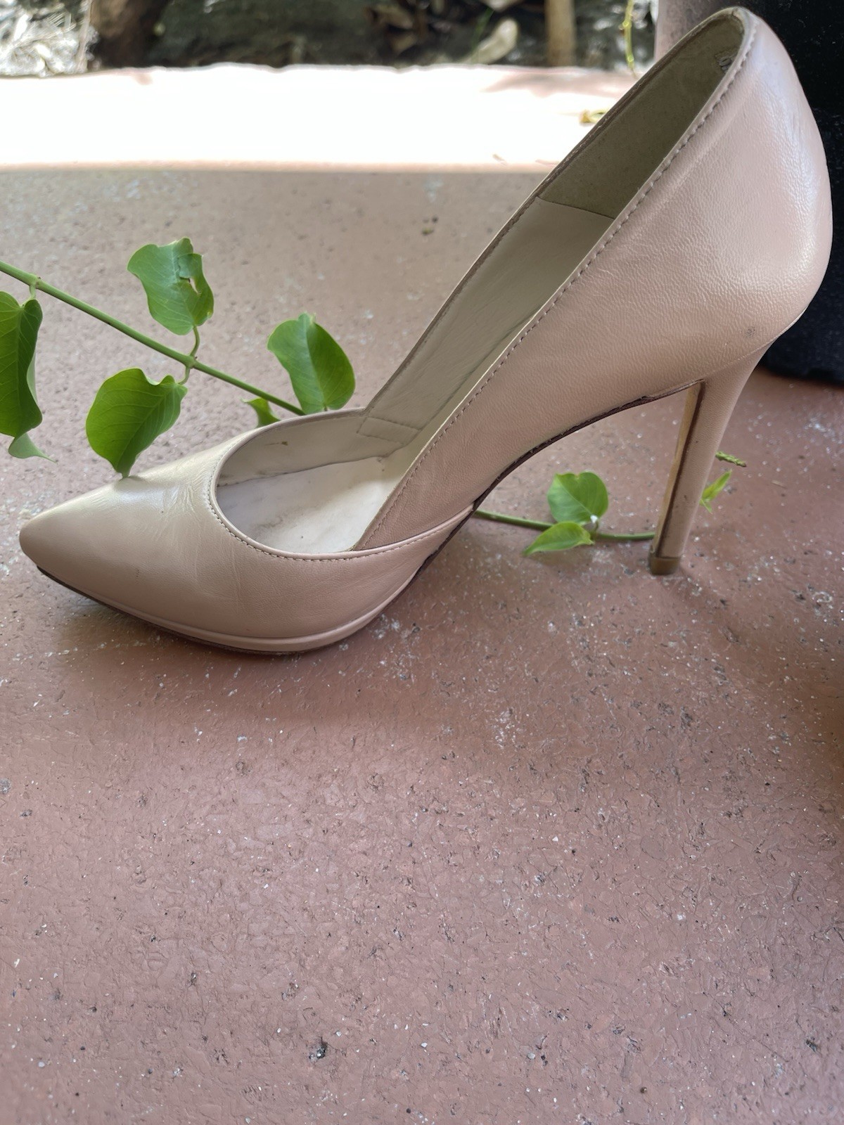 MINELLI HIGH HEEL PUMPS! Tan leather! Excellent condition! Size EU 37 -US 6-6.5