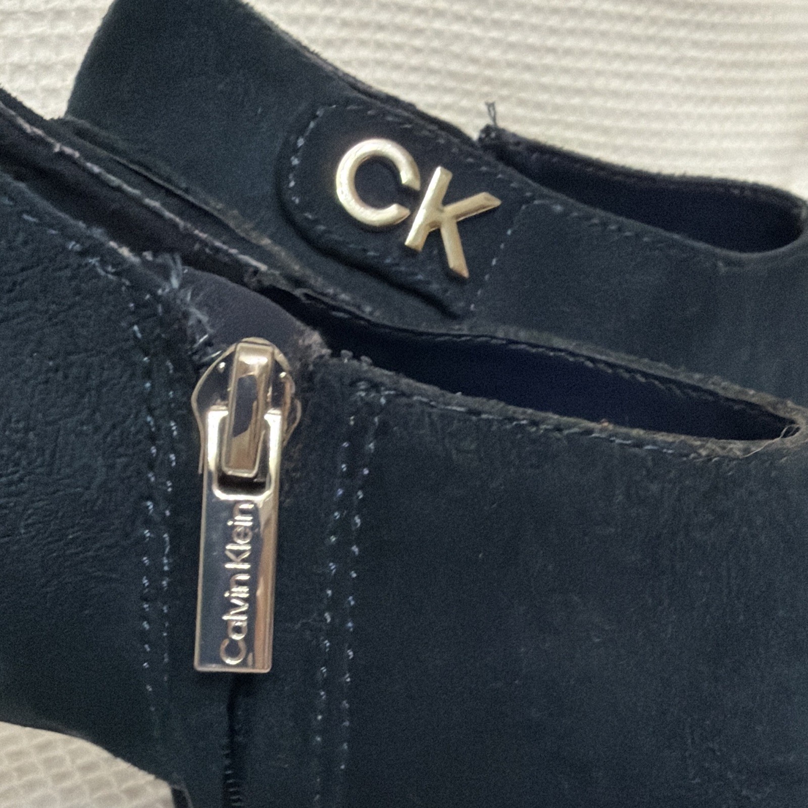 Calvin Klein Ankle Booties Women’s Size 7 M Blue Faux Suede Heels 4 in