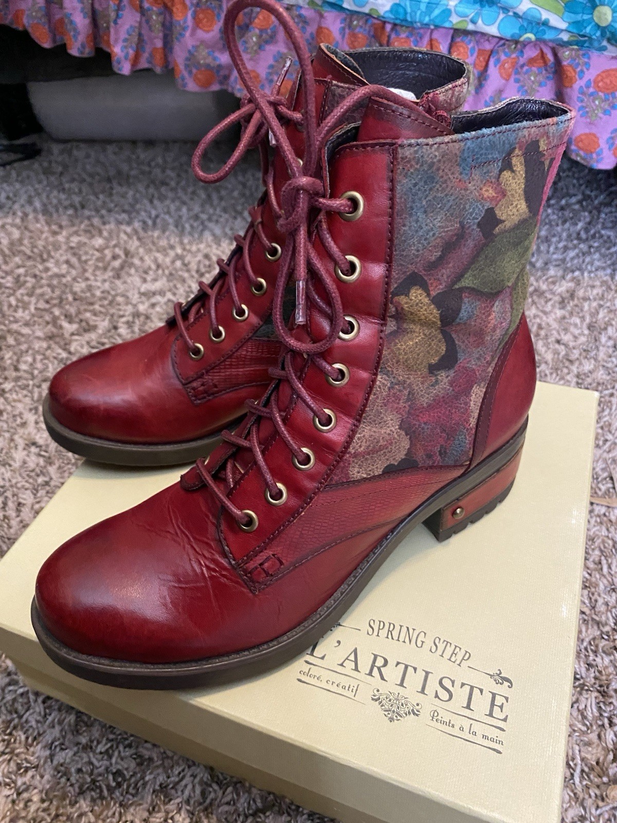 L’Artiste by Spring Step Marty-RD Red Floral Leather Lace-Up Ankle Boots 9.