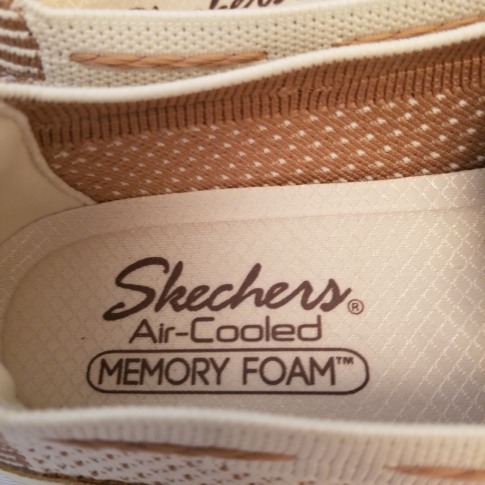 Skechers Stretch Fit Knit Slip On Sneakers Cream Tan Bow Detail Loafers Womens 9