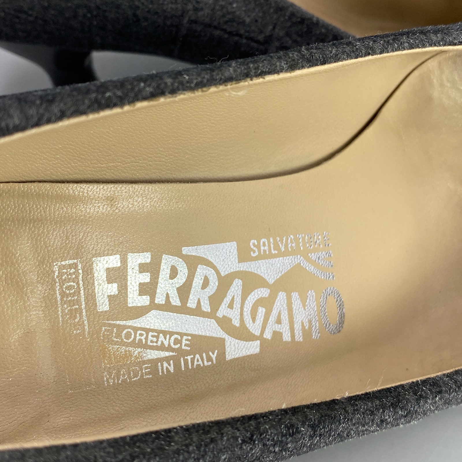 Salvatore Ferragamo Pumps Women’s 7.5 Gray Formal Business Career Slip On