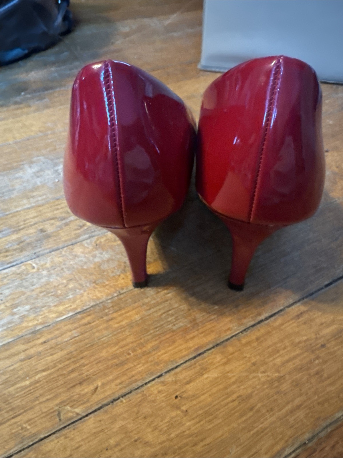 Comfort plus by Predictions red sleek womens heels size 8, only worn a few times