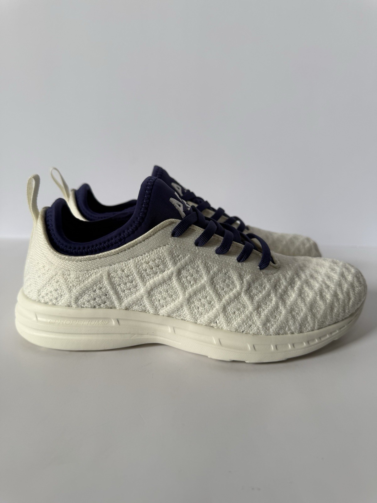 APL Techloom Phantom Knit White Blue Running Walking Shoes Women’s 7