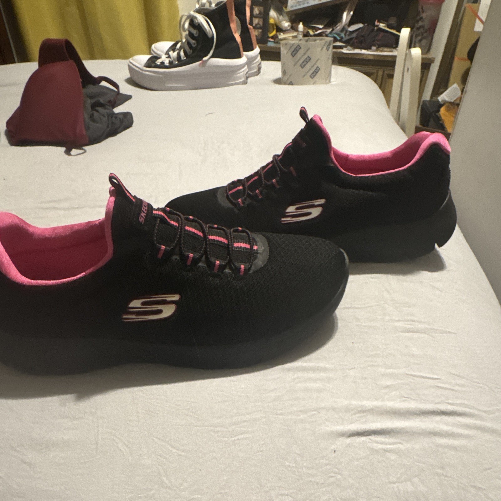 SKECHERS Memory Foam Women’s Black/Pink Lace-Up Low Top Athletic Sneakers