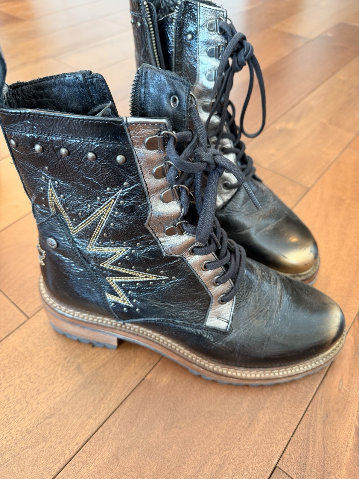 MEZCALERO Boots. handcrafted in Mexico. Size 9