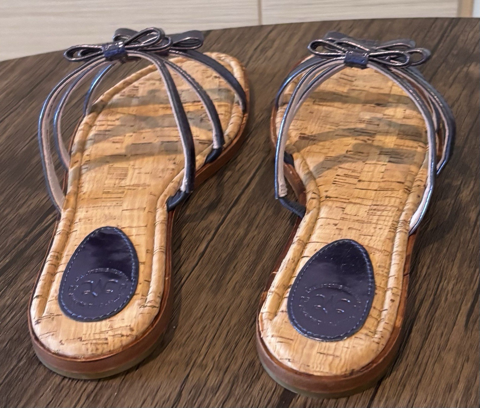 $158 NWOB Johnston & Murphy Multi Bow Cork Slide Leather Upper & Sole 8.5