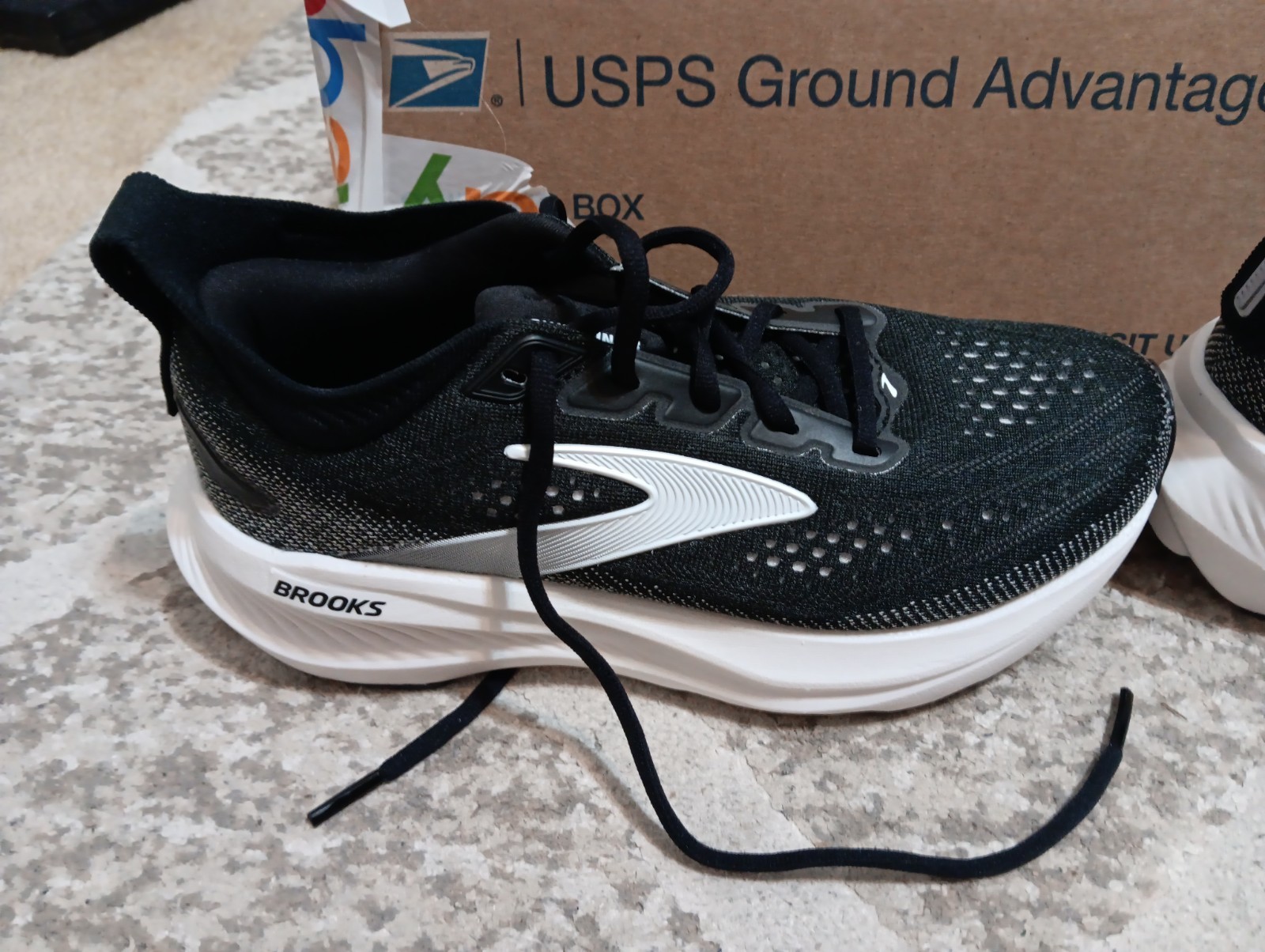 Brooks Glycerin 23 Women’s Size 7 B Shoes Black Grey White Size 1204651B090