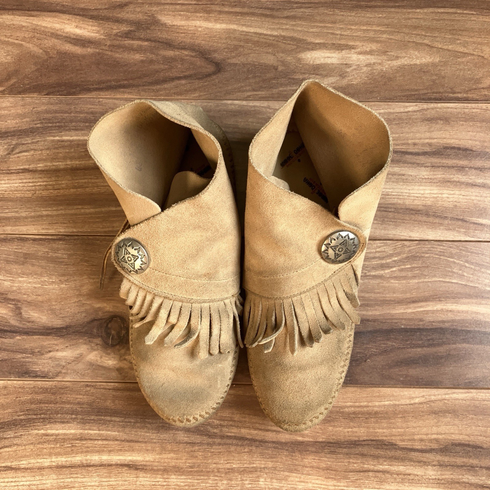 Minnetonka Moccasin Shoes Womens 7 Beige Fringe Suede Western Boho Leather