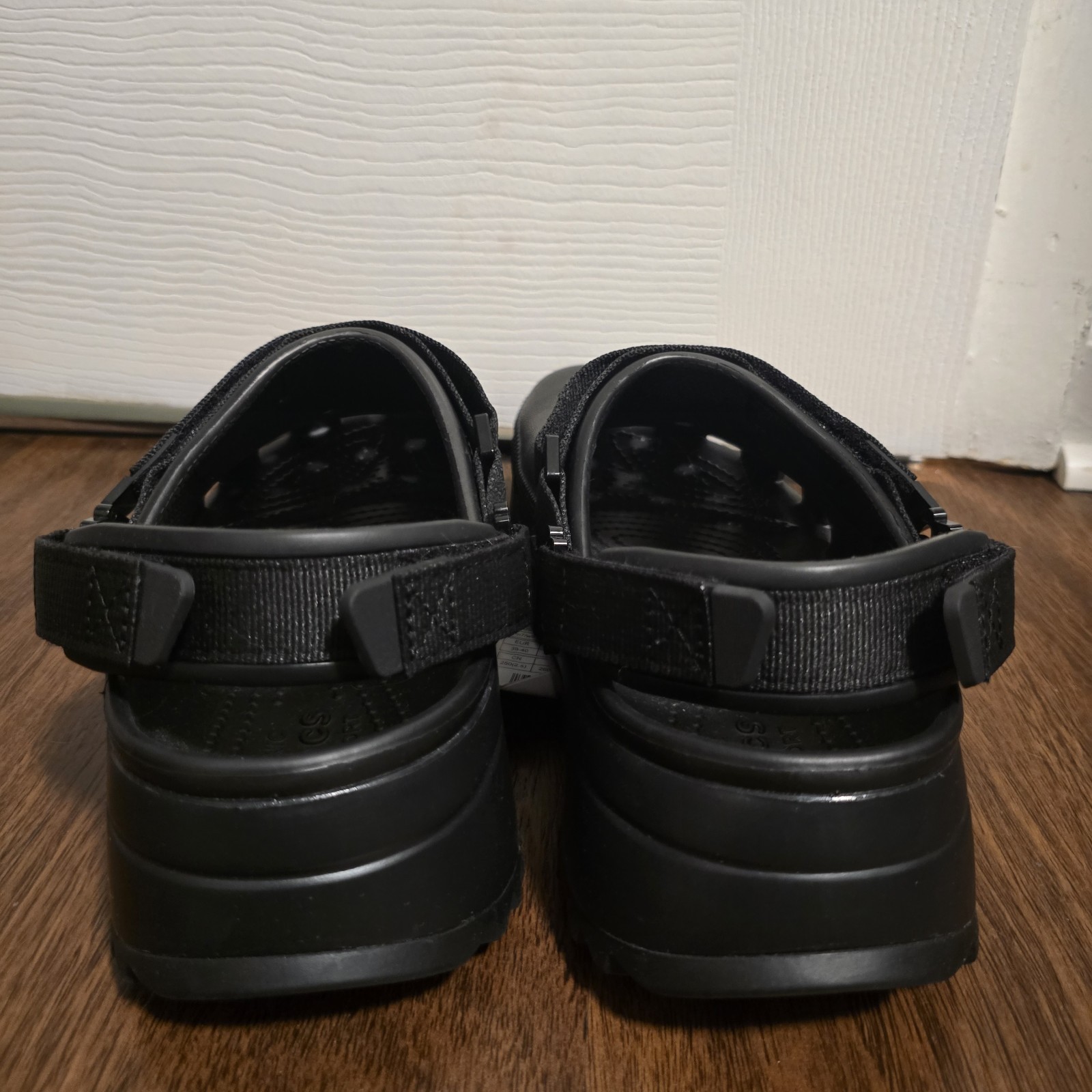 NWT Crocs Hiker Clog M7 W9 Black, Perfect Condition