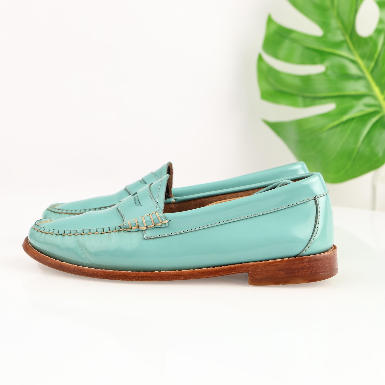 GH Bass Weejuns Womens Penny Loafers Size 6 Turquoise Aqua Patent Flat Moc Shoes