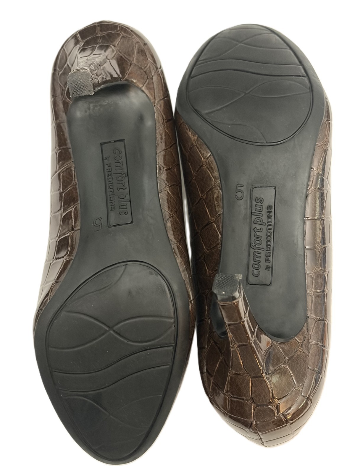 Comfort Plus by Predictions Croc Embossed 2.75 in heels SZ 5 EXCELLENT COND!
