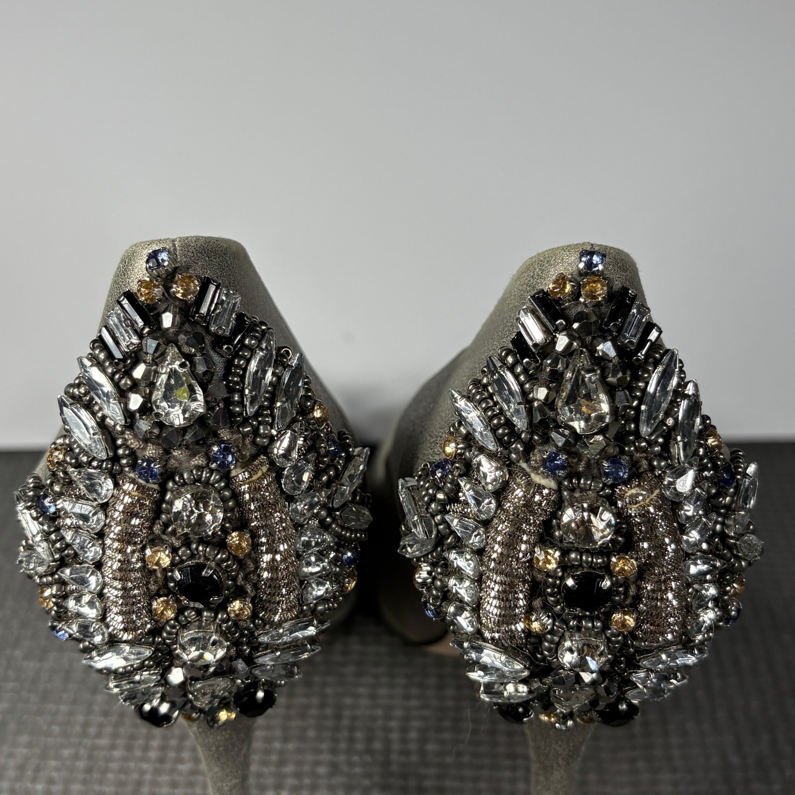 Badgley Mischka Kiara Embellished Peep-Toe Pump Heels Womens Size 9.5M Pewter