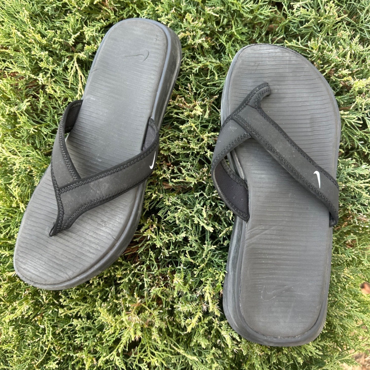 Nike Ultra Celso Girl Thong Sandals Size 8 Black Flip Flop Shoes