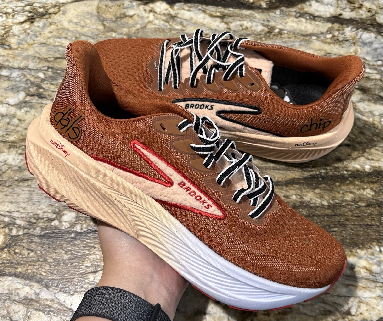 runDisney x Brooks Ghost 17 Chip n’ Dale – Size 8W – SHIPS ASAP – NEW IN BOX
