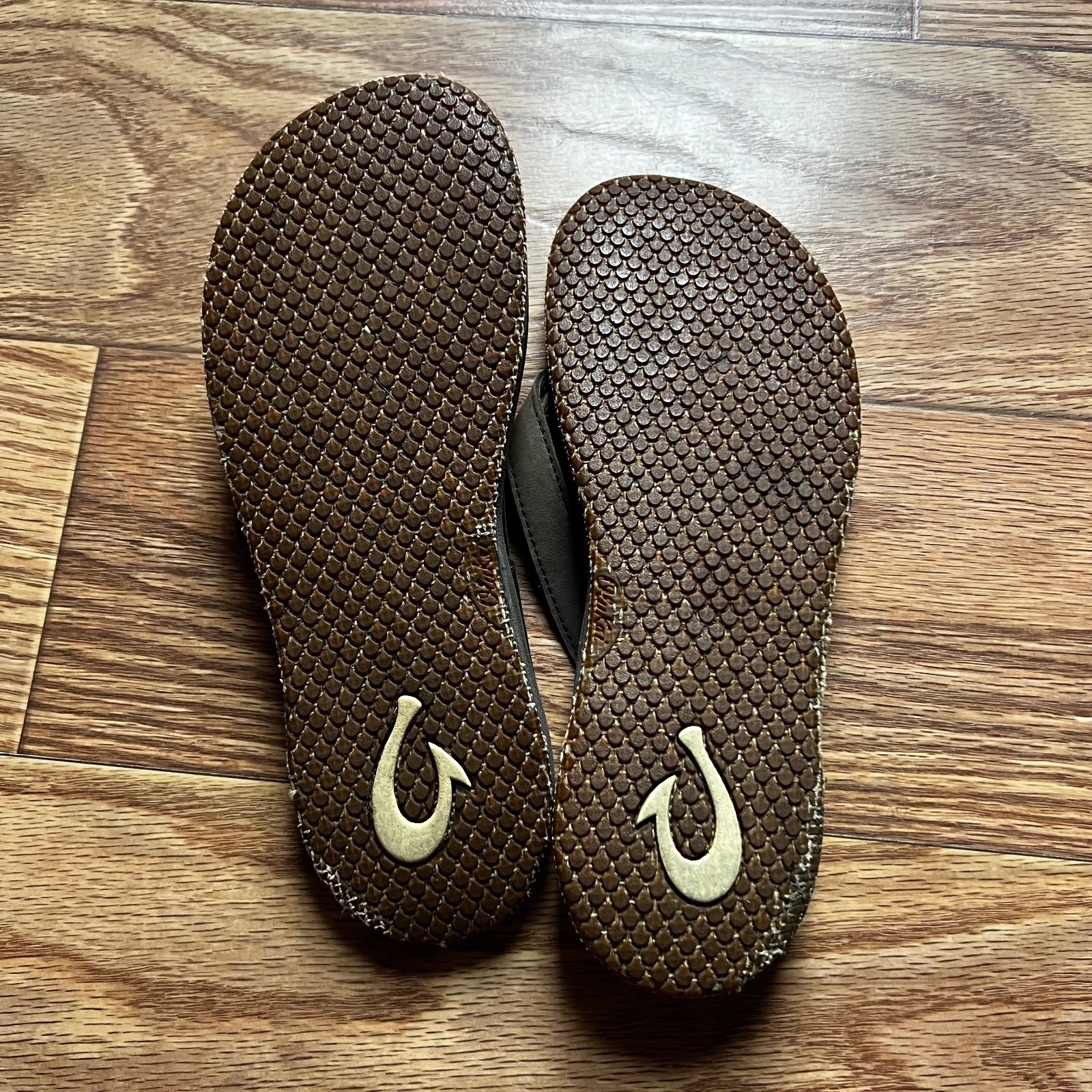 Vintage Y2K Olukai Leather Flip Flops Sandals Surf Streetwear Grunge Size 9