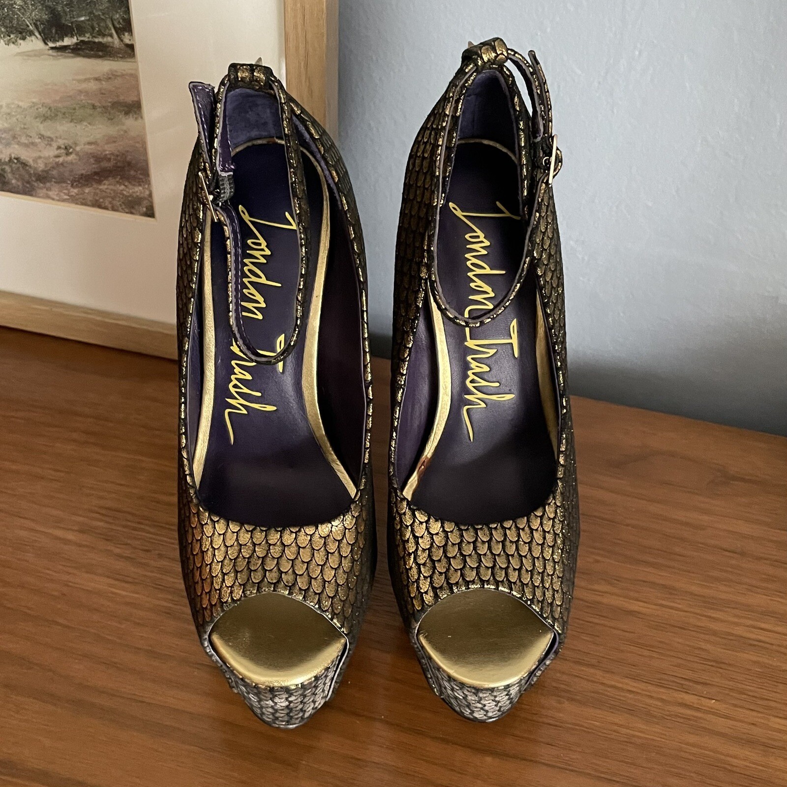 London Trash Citro Gold Metallic Studded Spikes Leather Platform Heels Size 6