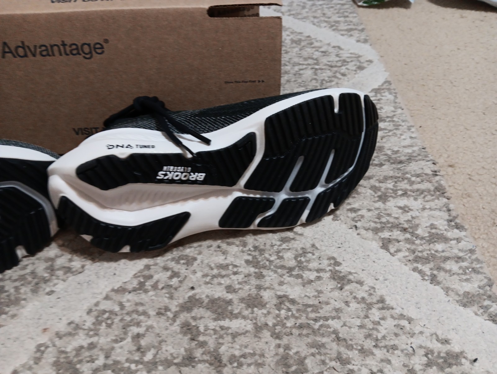 Brooks Glycerin 23 Women’s Size 7 B Shoes Black Grey White Size 1204651B090