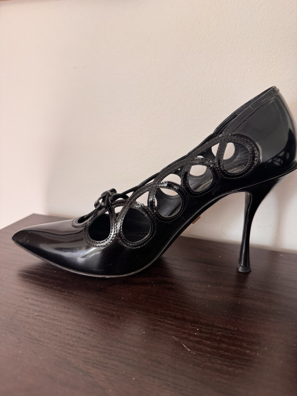 Dolce&Gabbana Black Patent Leather Cut-Out Lace-Up Pointed Toe Stiletto Pumps 7