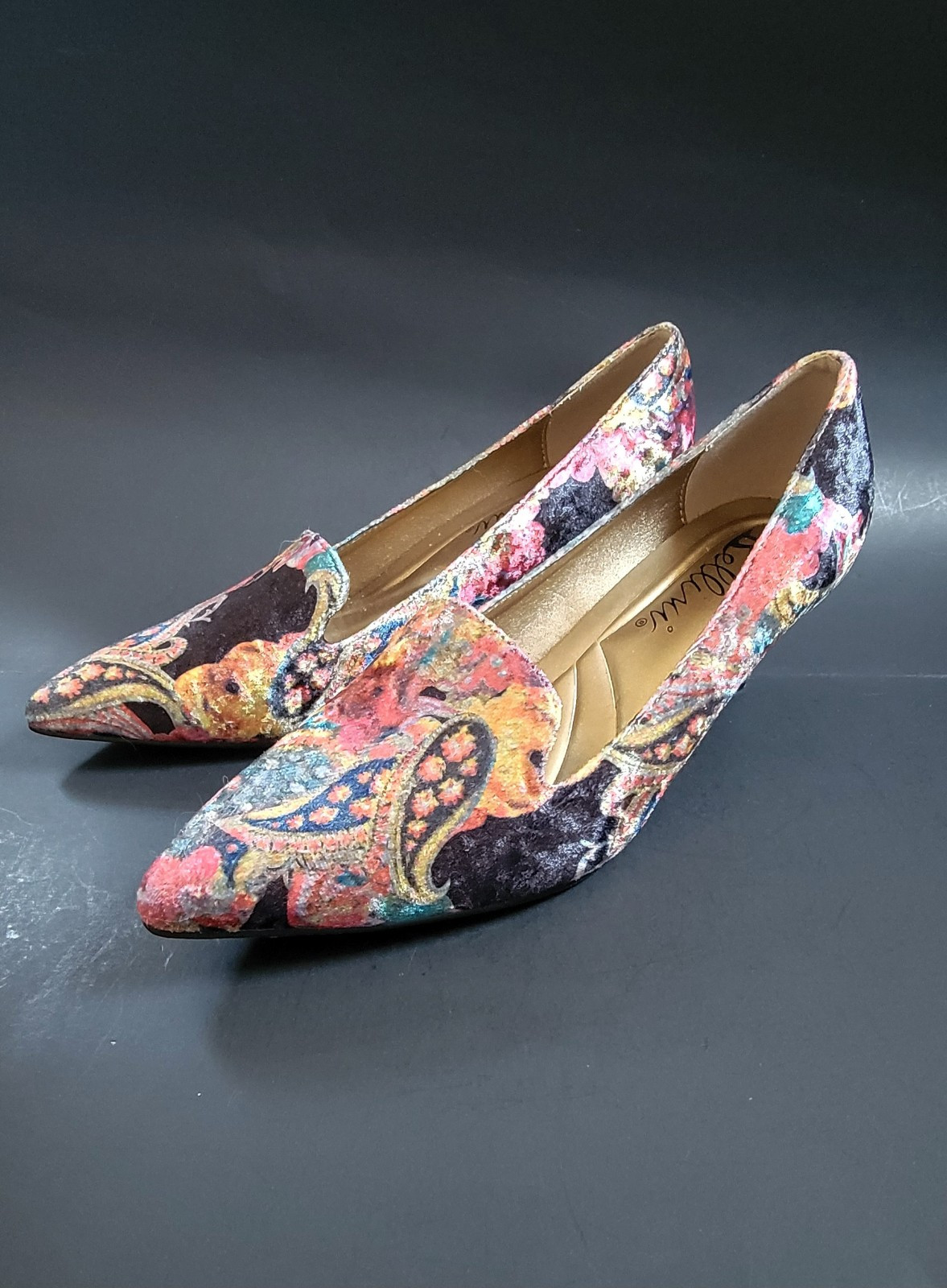 Bellini Women’s Bobcat Multi-colored Velvet Pump Heels Shoes – Sz 8.5