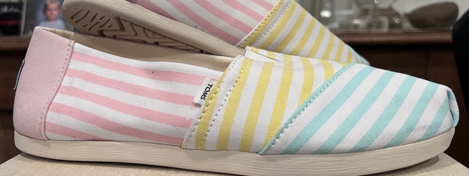 TOMS NWT Women’s Slip-On Pastel Multi Stripe Colorblock Canvas Shoe Size 9