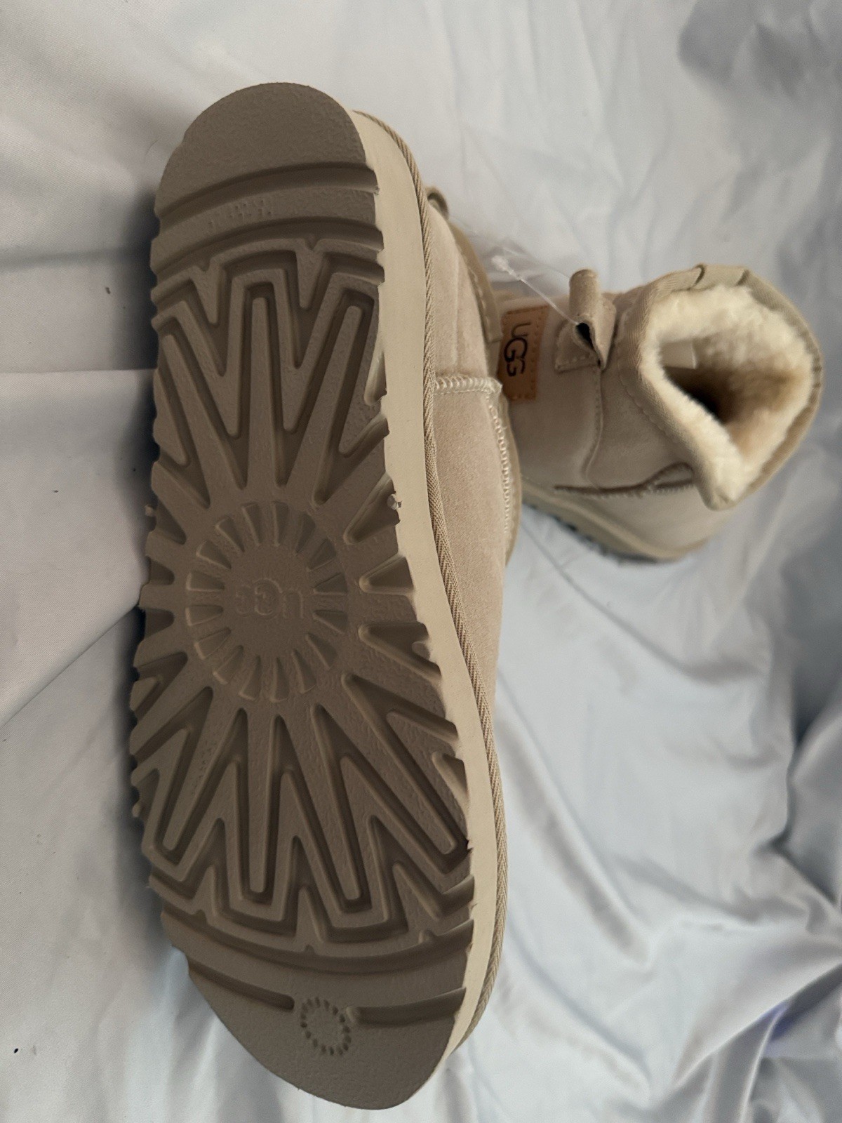 UGG Ultra mini Unisex Womens US 12 Beige Suede Faux Fur Lined Bootie Pull-On