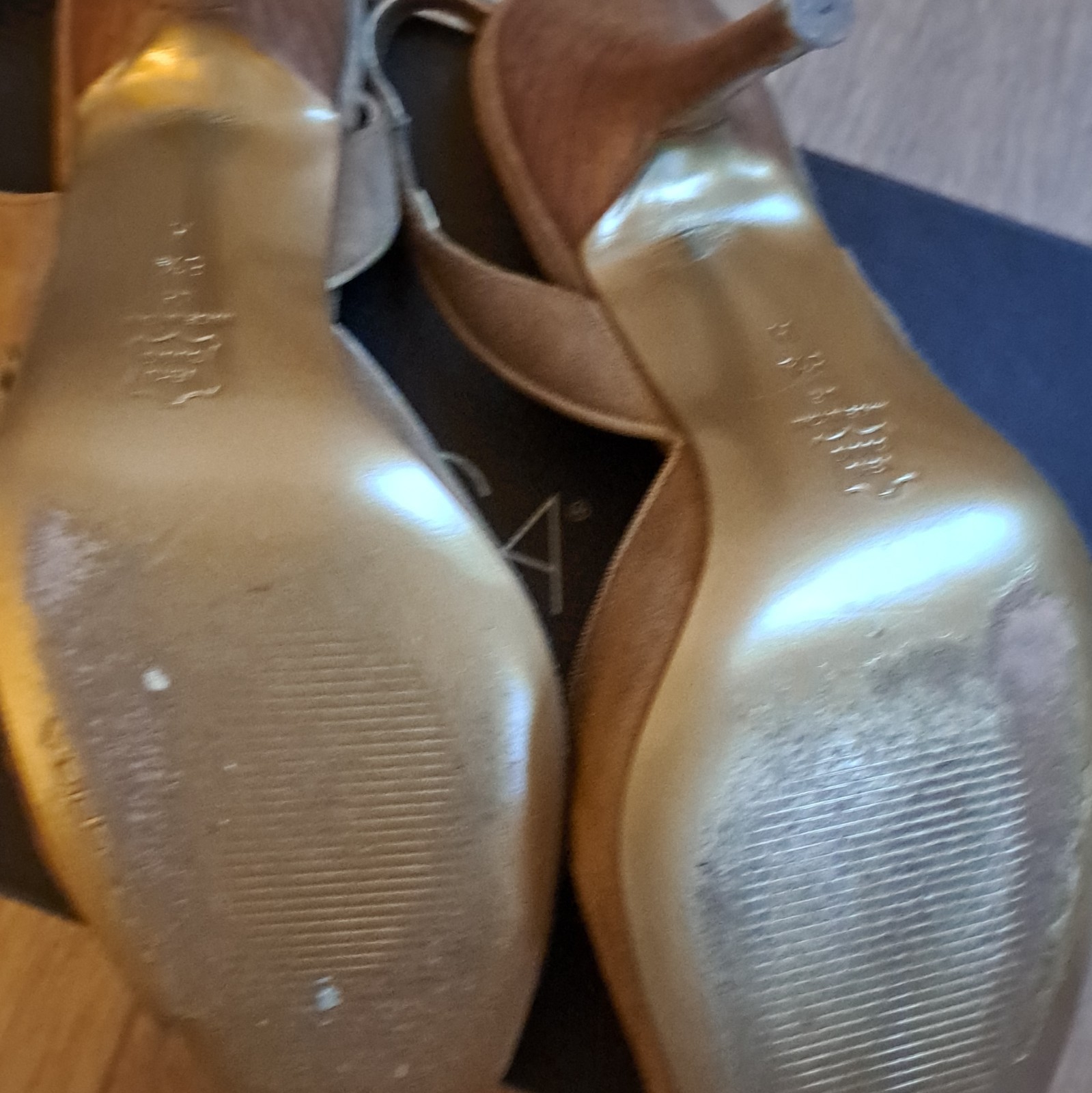 Via Spiga Women’s Beige Suede Open Toe Studded Bow Slingback Stiletto 8.5 M