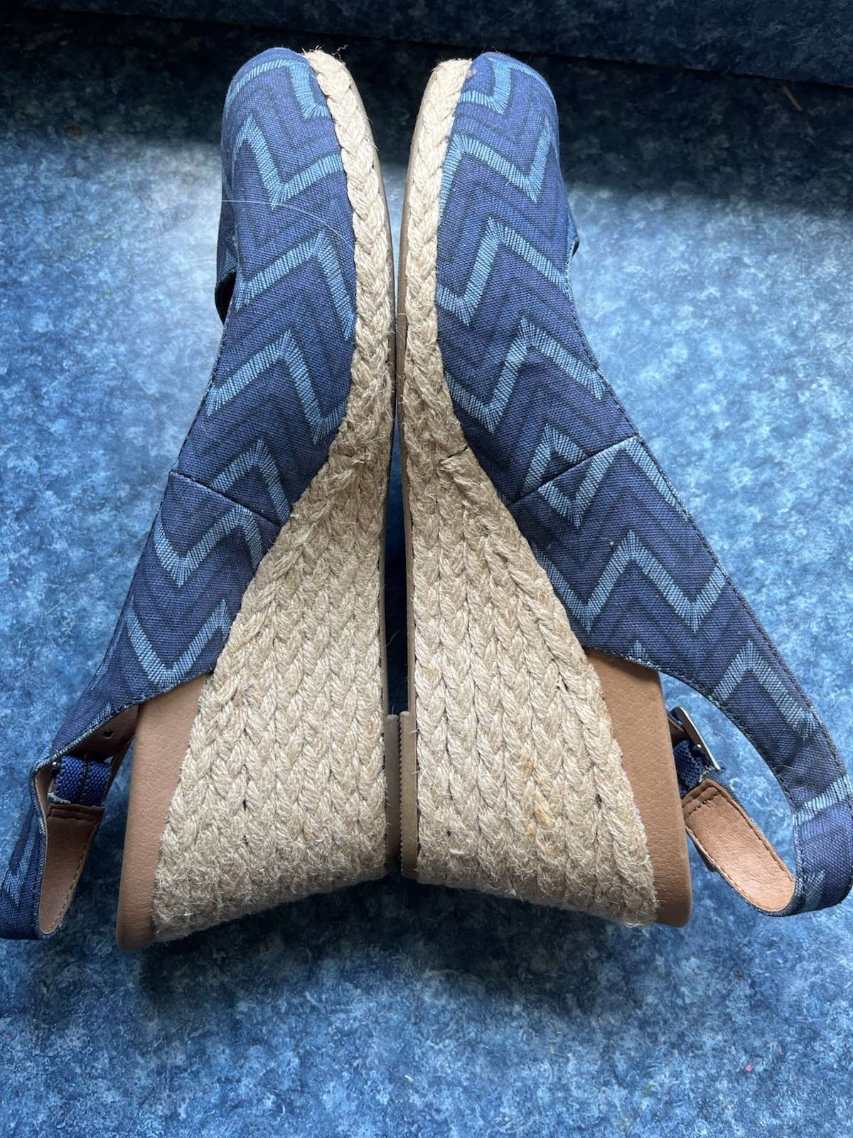 Vionic Carolina Blue Chevron Wedge Slingback sz 11 Summer Resort