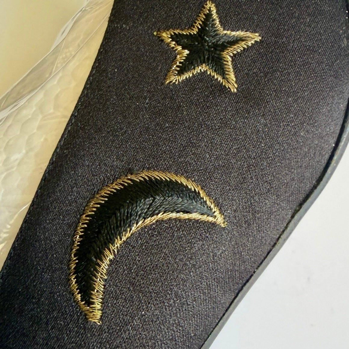 VTG 80s Italian Celestial Black Satin Pumps Gold Embroidery Art Shoe 39 US 8.5