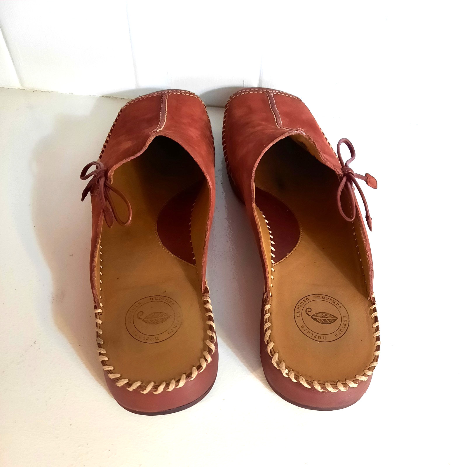 Women’s Nurture by Lamaze Size 8M Burgundy Suede Slip On Mule-«Sophie» Brazil-