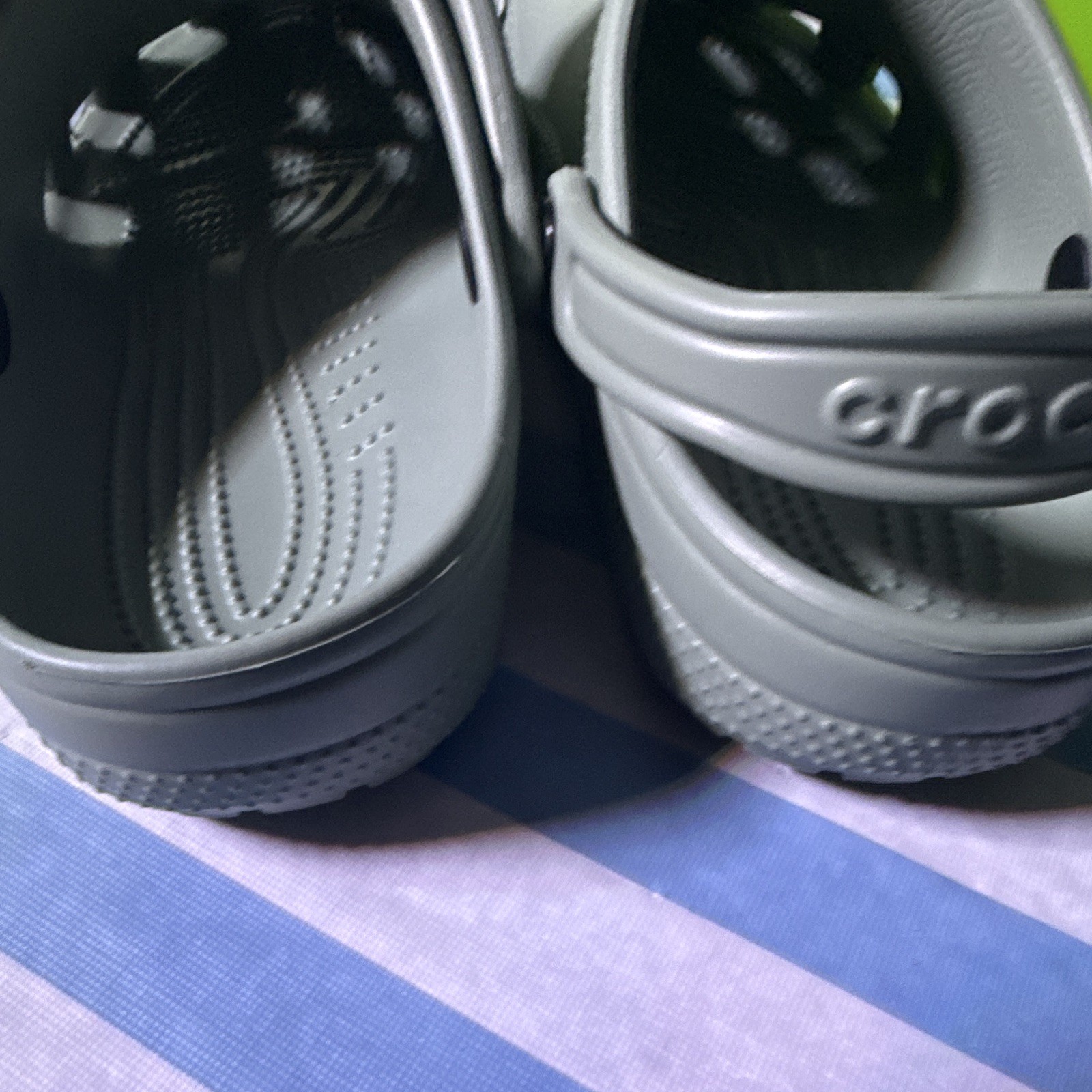 Crocs Classic Clog K «Moss» Green – Youth Size J6 (Fits Women’s US 7.5 / EUR 38-