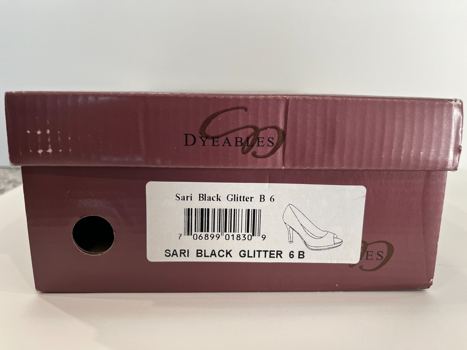 Dyeables Sari Womens Glitter Platform Pump Size 6B Black Shoes Great Condition