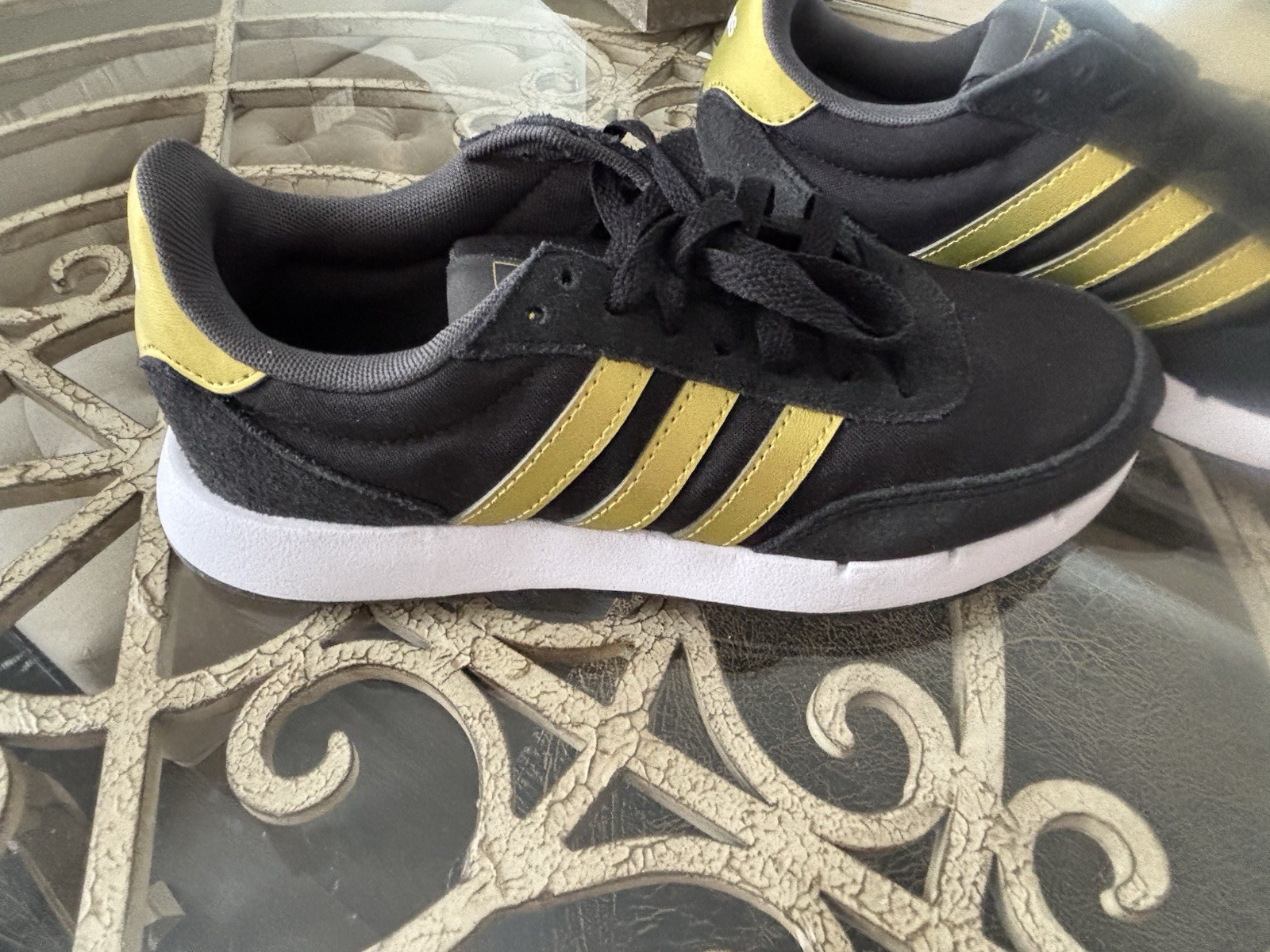Size 6.5 – Adidas Run 60s 2.0 Black/ Gold! Color Sold Out In Most Locations